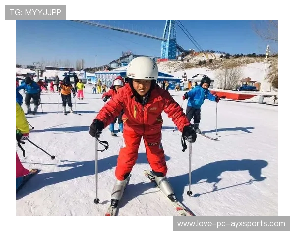 滑雪者在山顶喊“我能飞”然后摔翻 滑雪者在山顶喊“我能飞”然后摔翻
