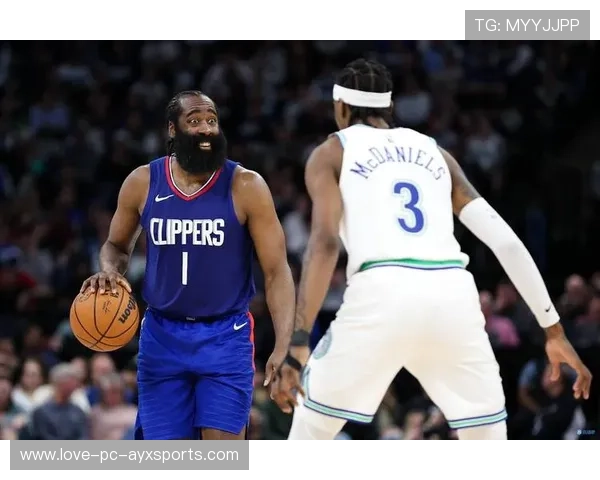 哈登直塞配合无暇,快船攻势如潮 哈登直塞配合无暇,快船攻势如潮