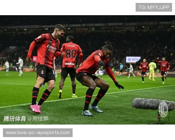 AC米兰边路一对一极具优势，特奥横传被破坏